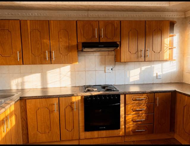 3 BEDROOM FREESTANDING FOR SALE IN VANDERBIJLPARK CE 2